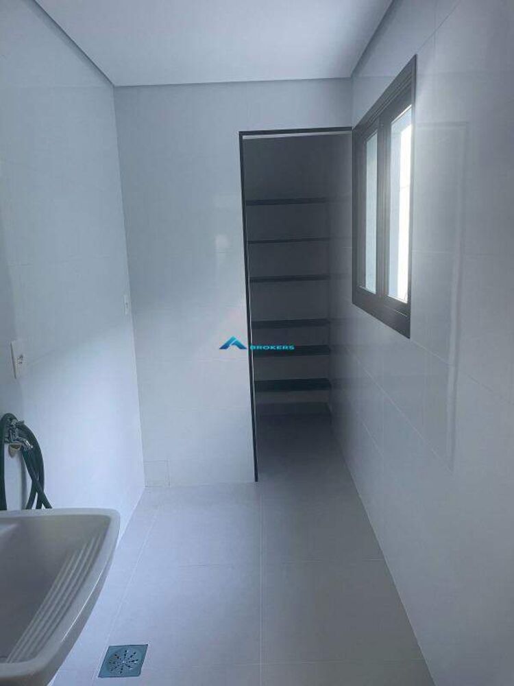 Casa de Condomínio para alugar com 3 quartos, 303m² - Foto 17