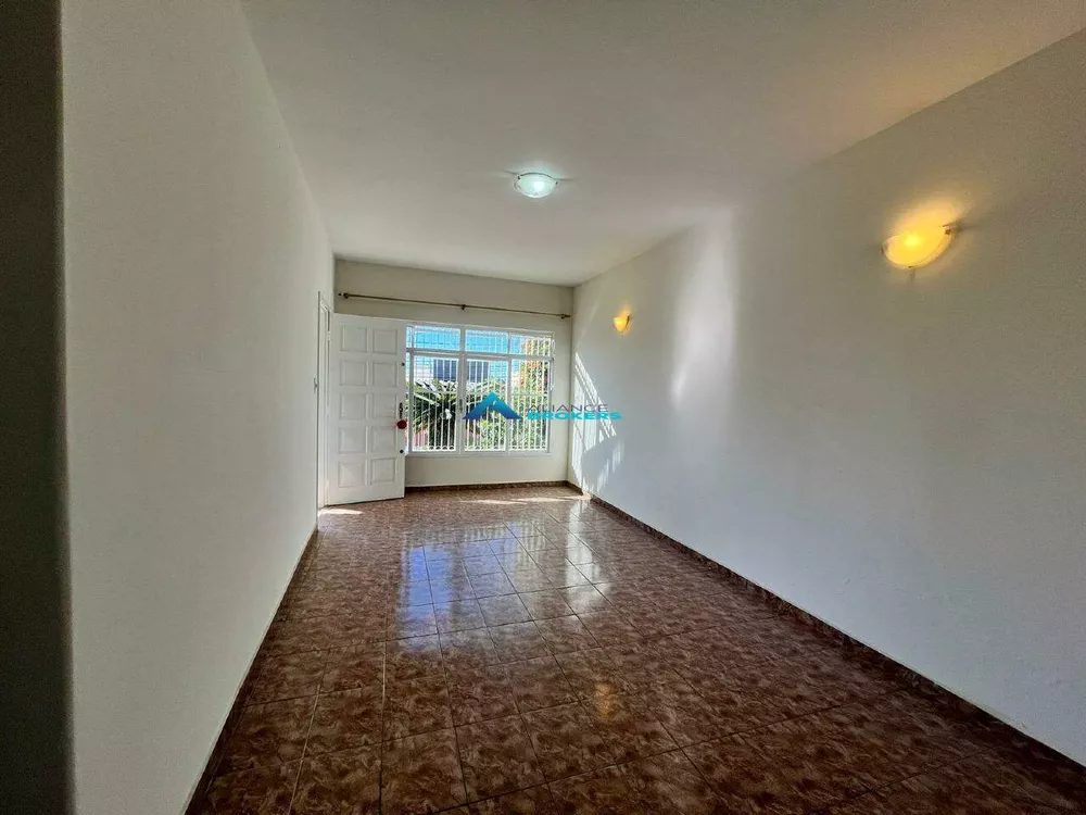 Casa à venda com 3 quartos, 177m² - Foto 4