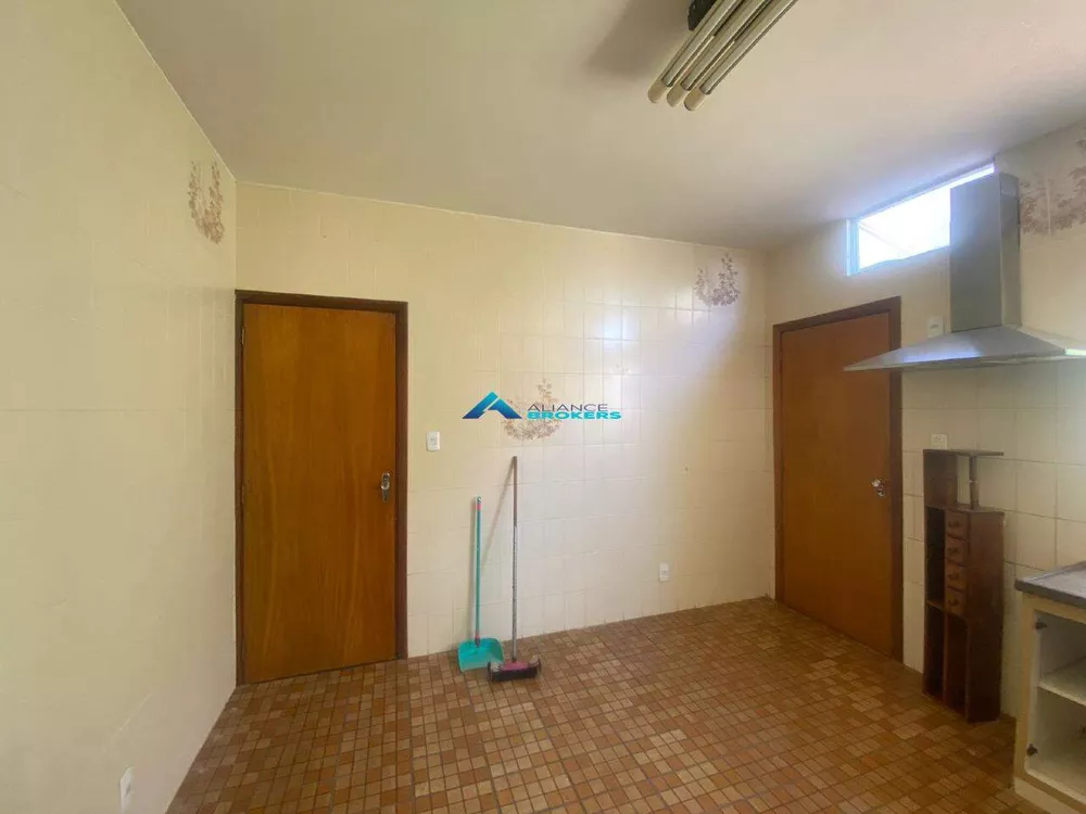 Casa à venda com 2 quartos, 183m² - Foto 3