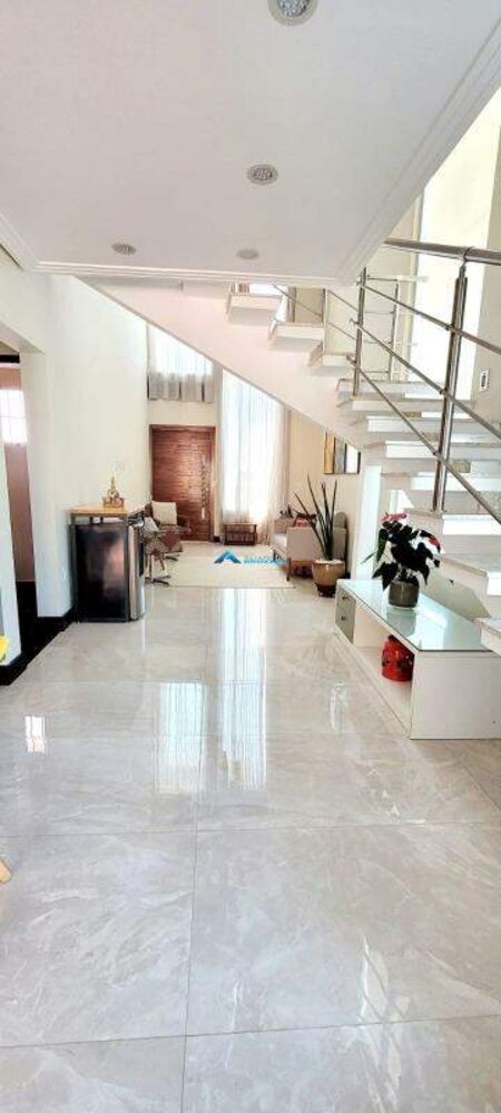 Casa à venda com 3 quartos, 217m² - Foto 6