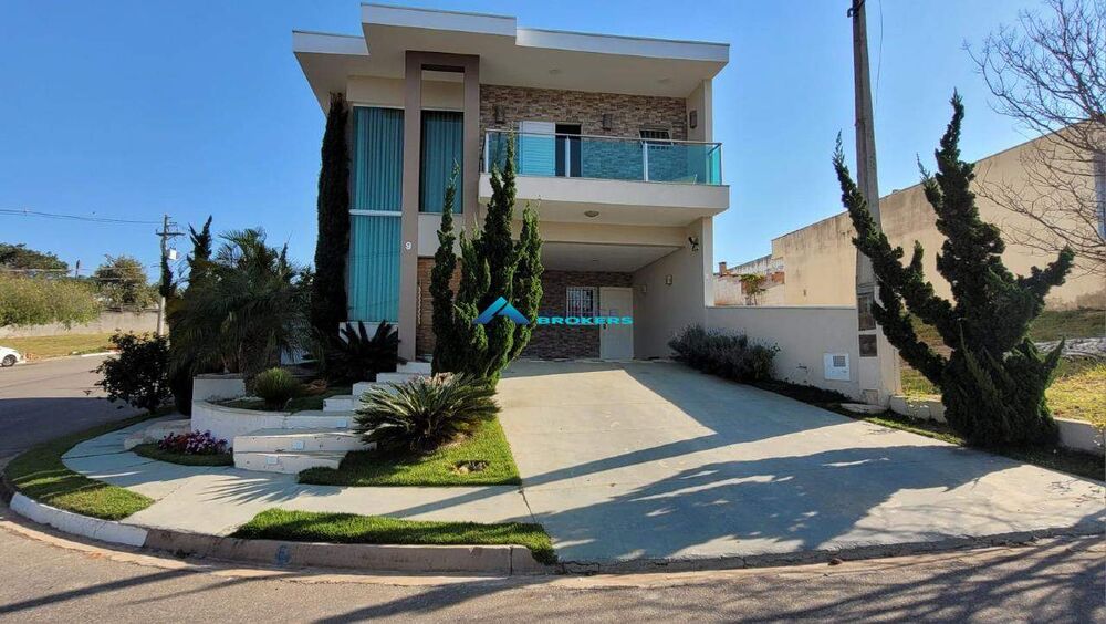 Casa à venda com 3 quartos, 217m² - Foto 1