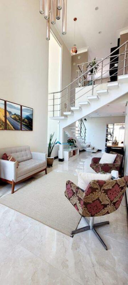 Casa à venda com 3 quartos, 217m² - Foto 3