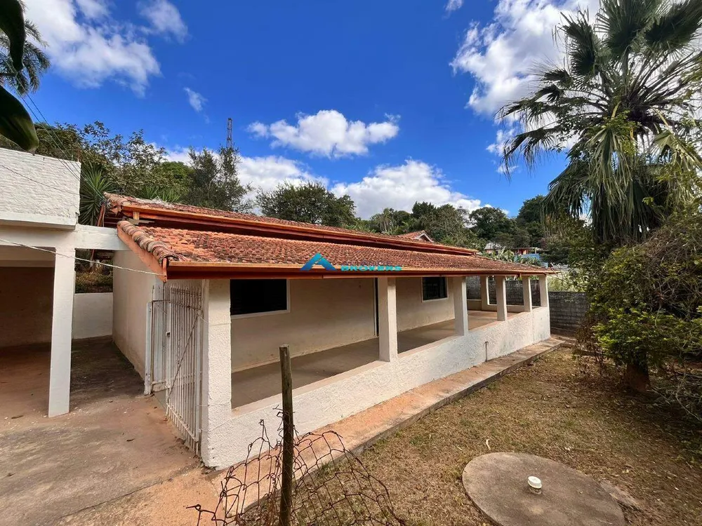 Chácara, 3 quartos, 2200 m² - Foto 1