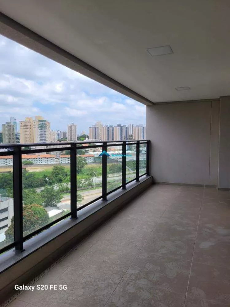 Apartamento à venda com 3 quartos, 141m² - Foto 2