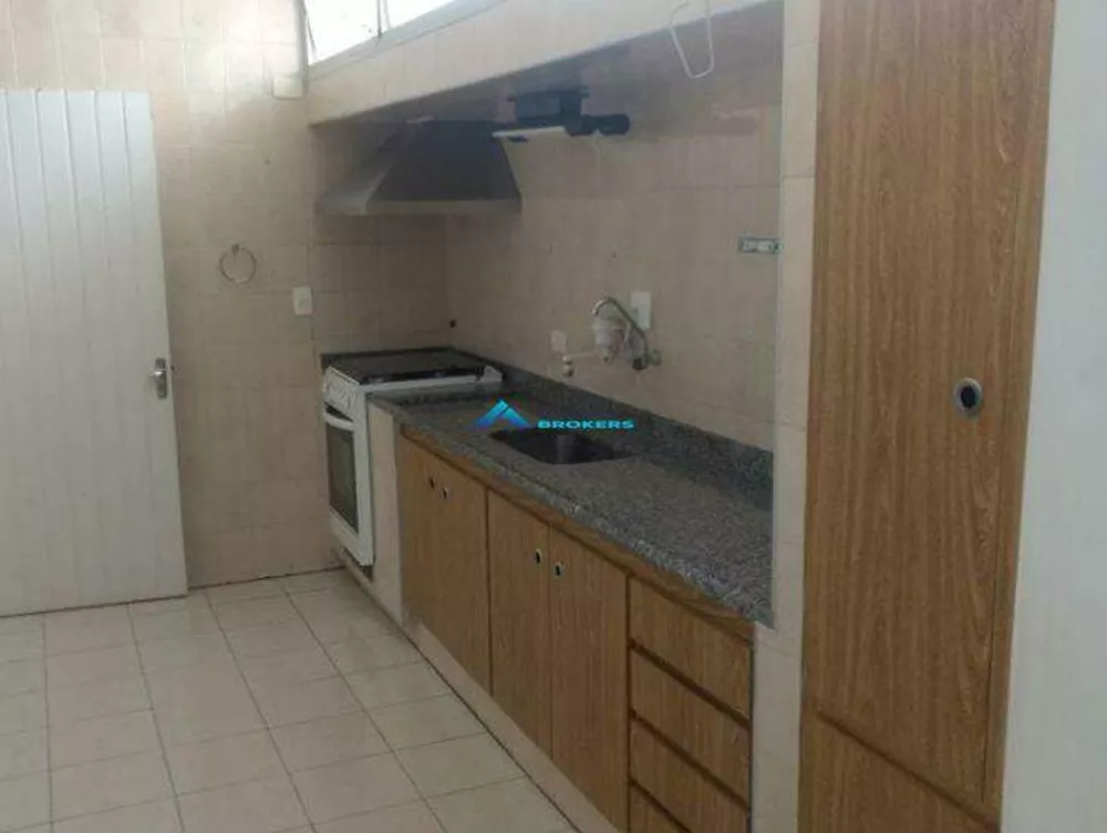 Casa à venda com 4 quartos, 367m² - Foto 4