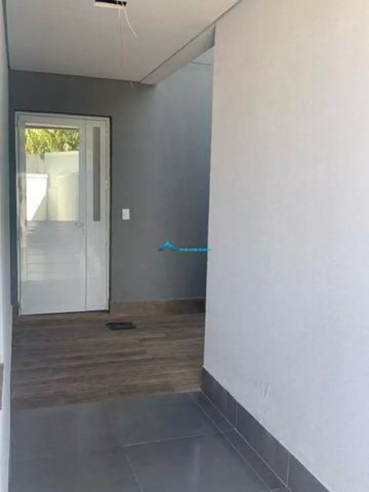 Casa à venda com 3 quartos, 110m² - Foto 2