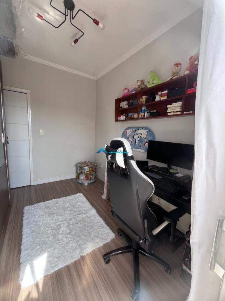 Casa à venda com 3 quartos, 160m² - Foto 3