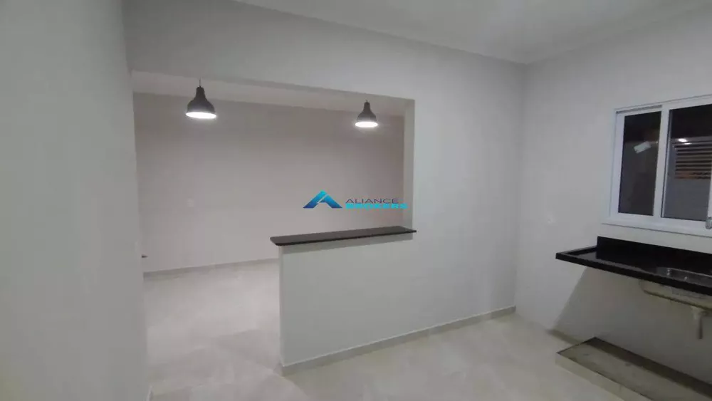 Casa à venda com 3 quartos, 99m² - Foto 4