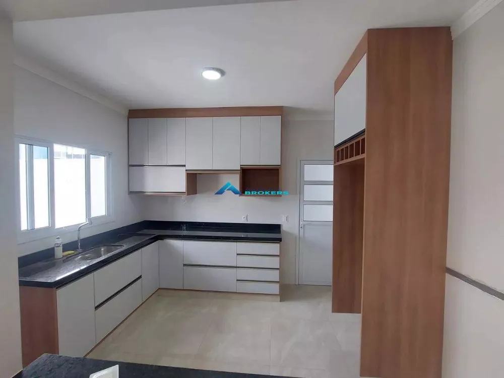 Casa à venda com 3 quartos, 99m² - Foto 2