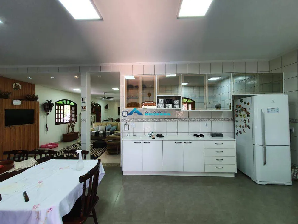 Chácara, 3 quartos, 2313 m² - Foto 4