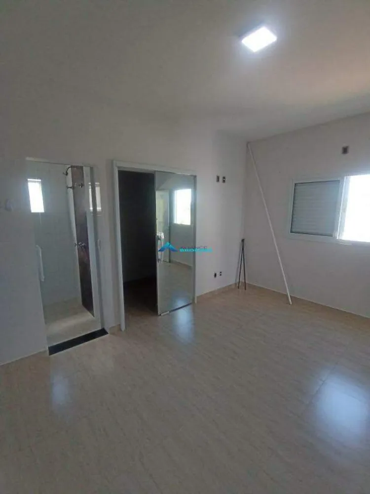 Casa, 3 quartos, 220 m² - Foto 2