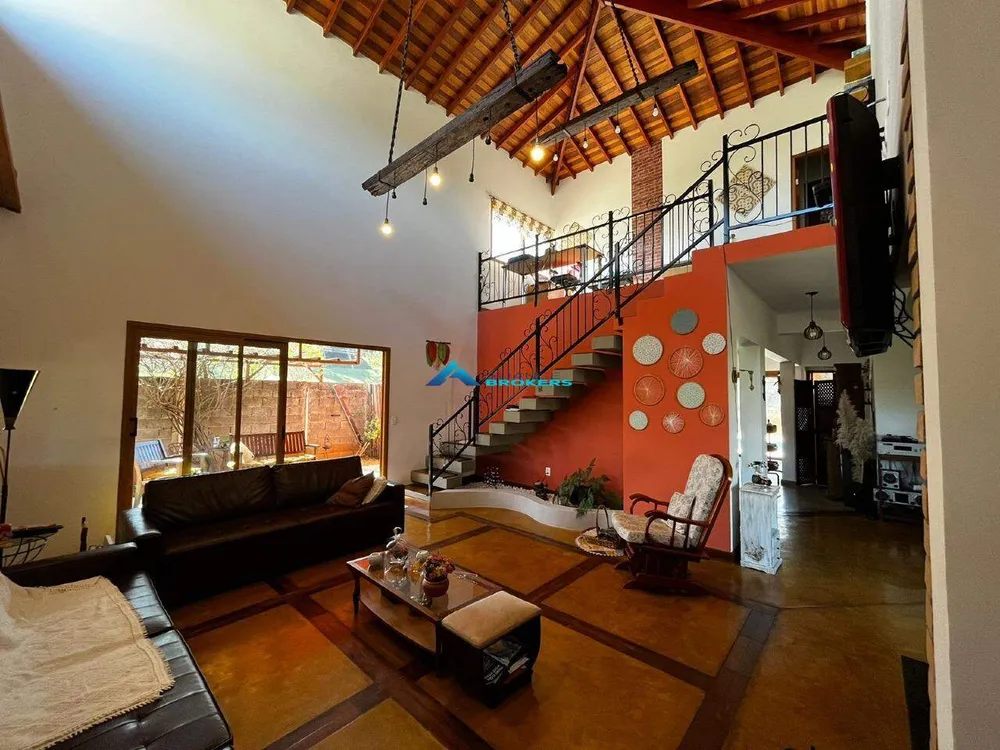 Casa, 3 quartos, 295 m² - Foto 1