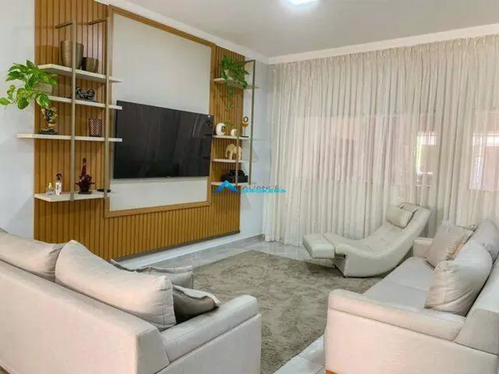 Casa à venda com 3 quartos, 203m² - Foto 2