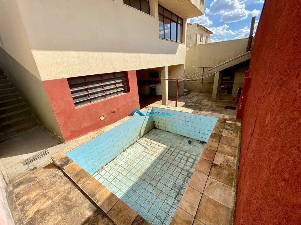 Casa à venda com 3 quartos, 150m² - Foto 8