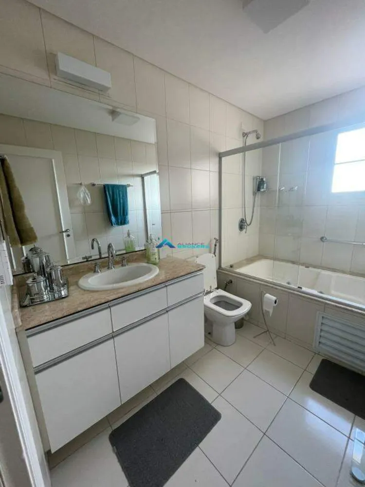 Apartamento, 3 quartos, 160 m² - Foto 2