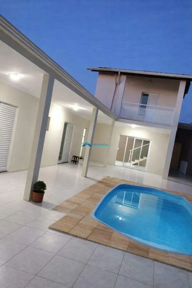 Casa, 4 quartos, 288 m² - Foto 1
