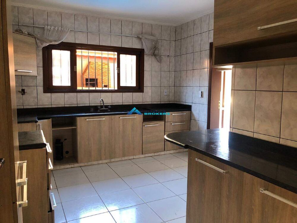 Casa, 3 quartos, 180 m² - Foto 2