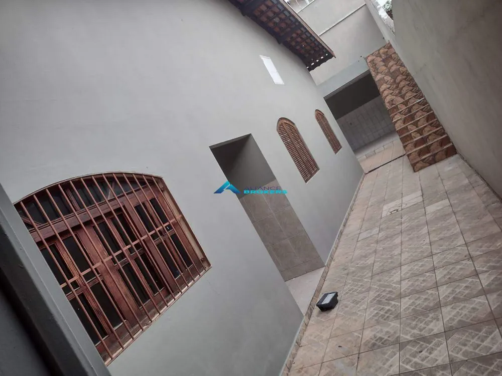 Casa, 3 quartos, 243 m² - Foto 3