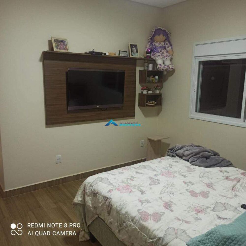 Casa para alugar com 3 quartos, 230m² - Foto 14