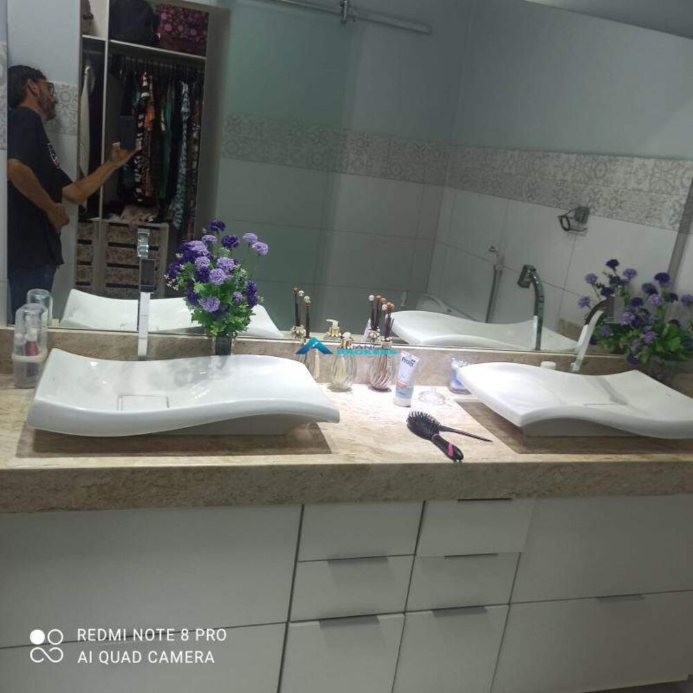 Casa para alugar com 3 quartos, 230m² - Foto 17
