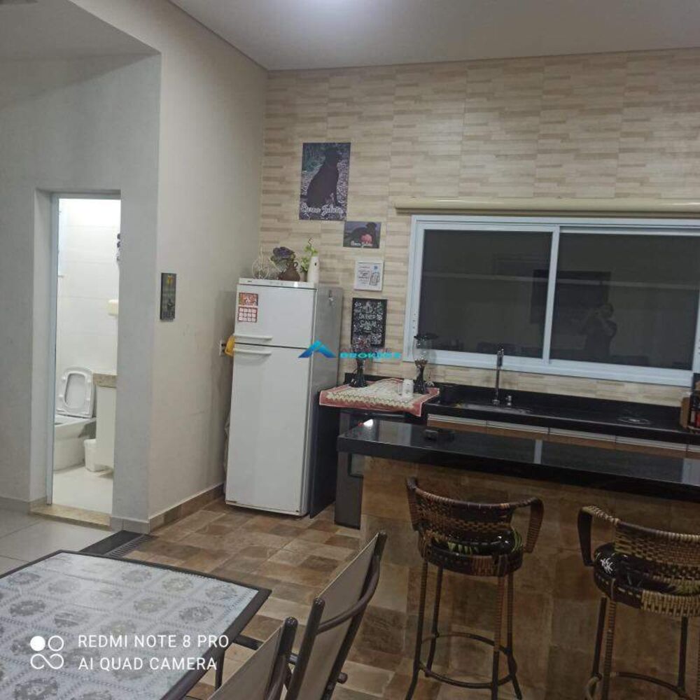Casa para alugar com 3 quartos, 230m² - Foto 7
