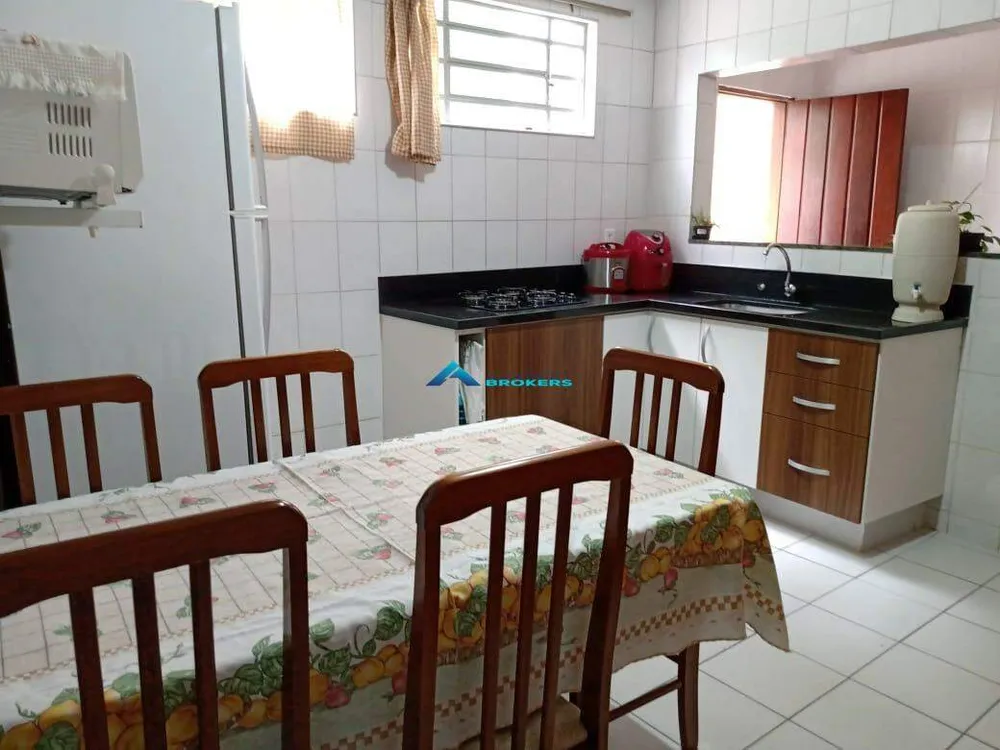 Casa, 3 quartos, 200 m² - Foto 2