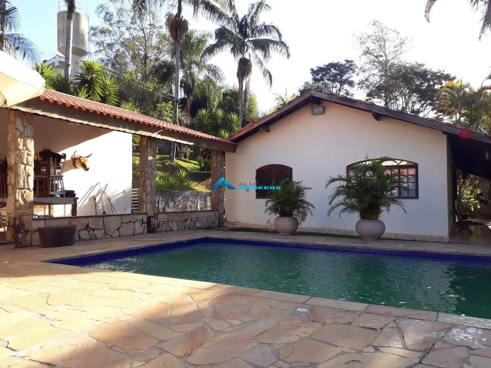 Chácara, 3 quartos, 1008 m² - Foto 1