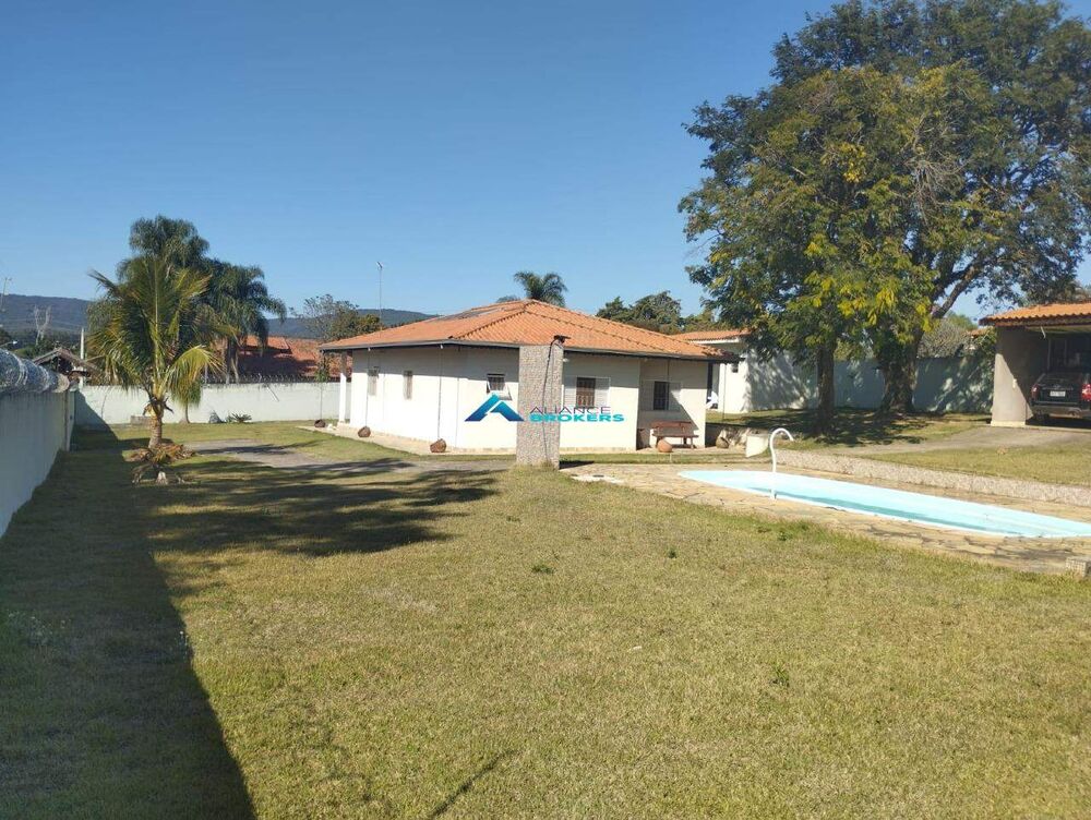Chácara à venda com 5 quartos, 147m² - Foto 1