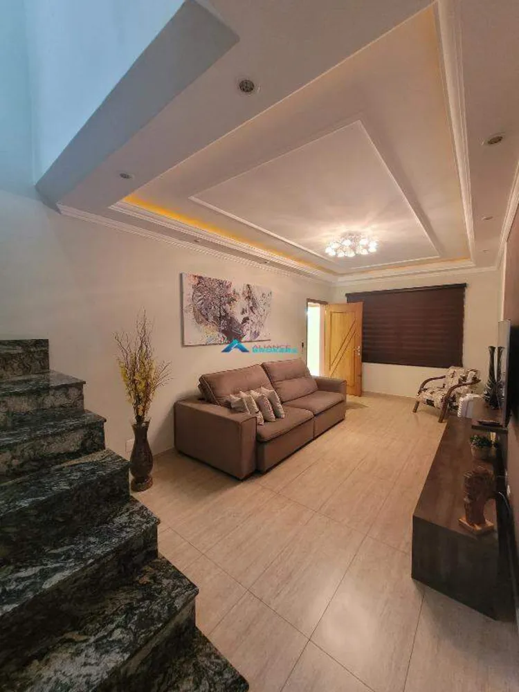 Casa, 3 quartos, 200 m² - Foto 1