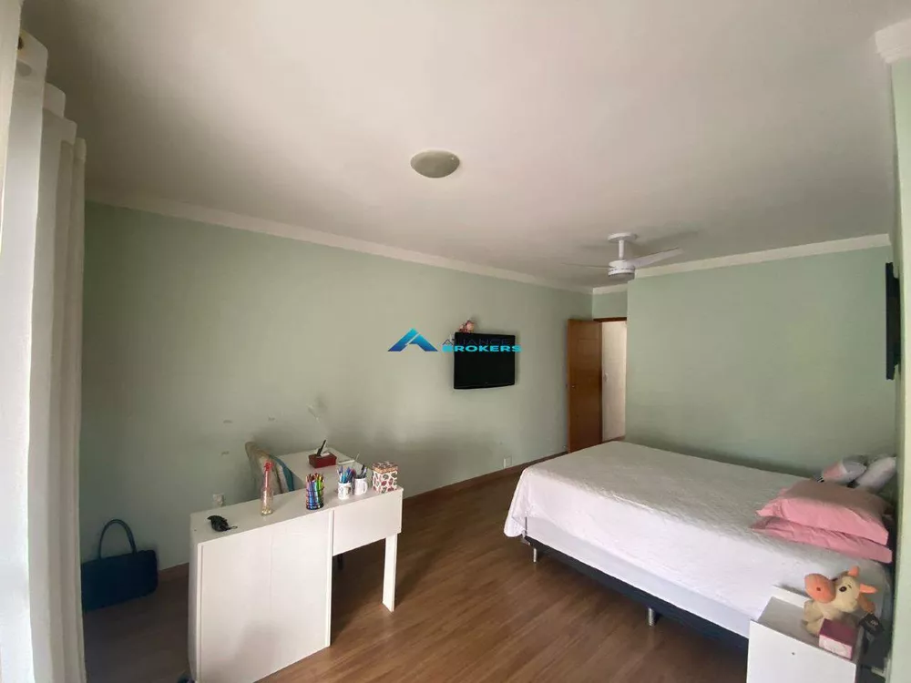 Casa, 4 quartos, 230 m² - Foto 2