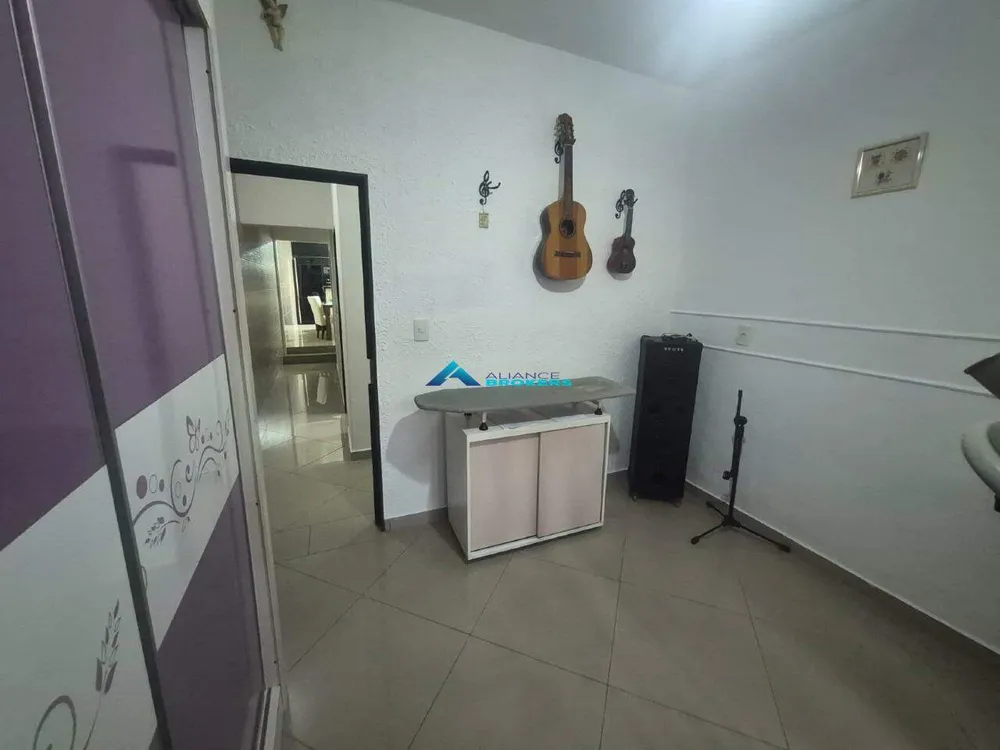 Casa, 3 quartos, 240 m² - Foto 1