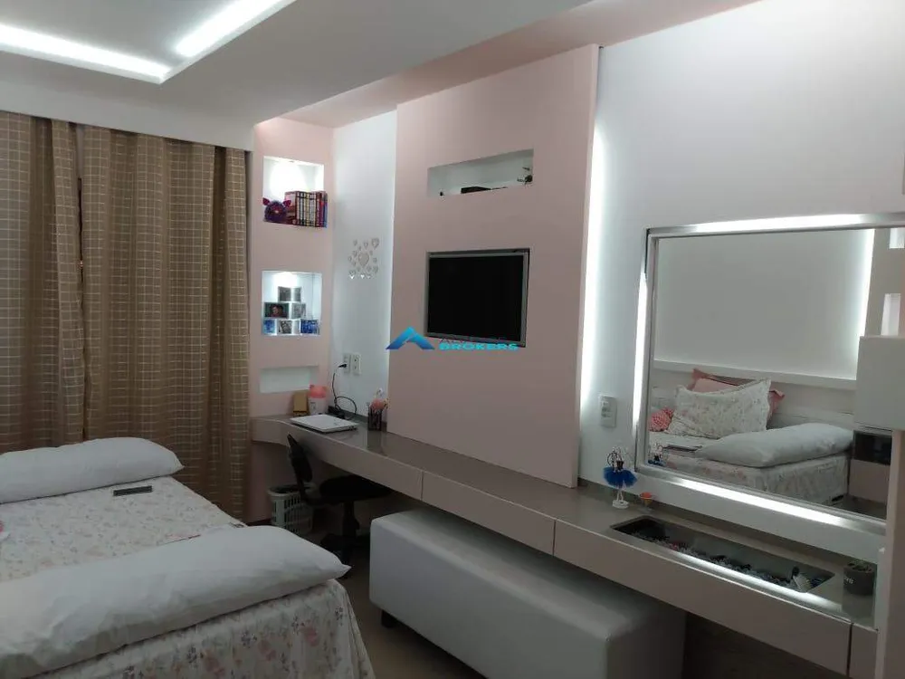Casa, 3 quartos, 240 m² - Foto 2