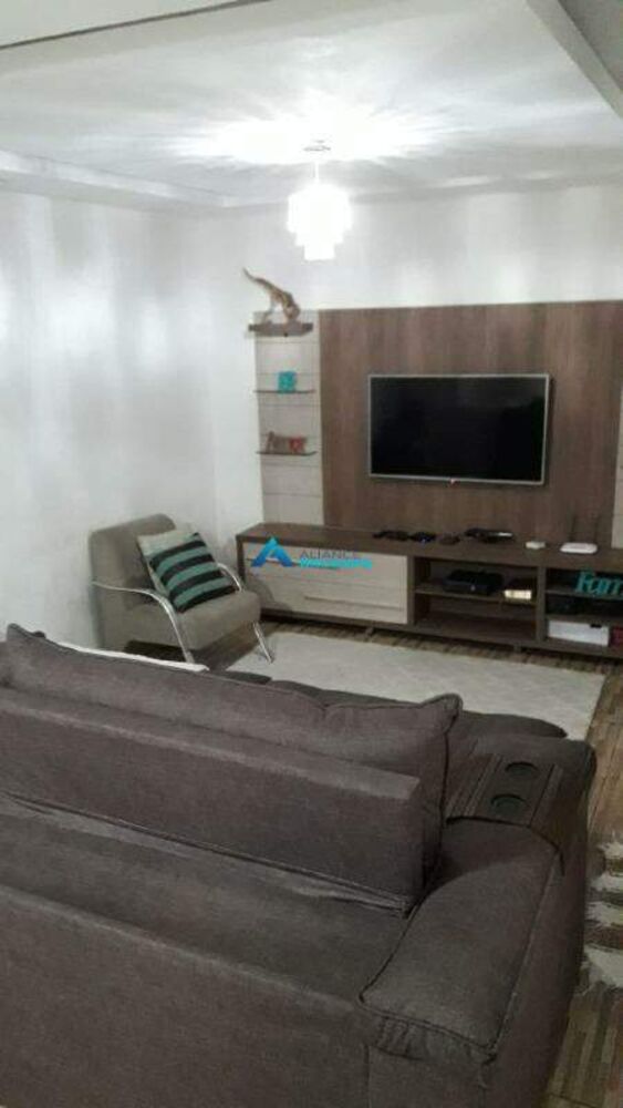 Casa à venda com 3 quartos, 220m² - Foto 2