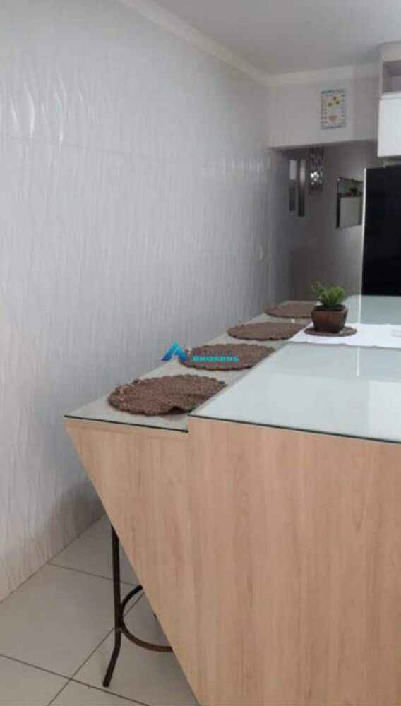 Casa à venda com 3 quartos, 220m² - Foto 7