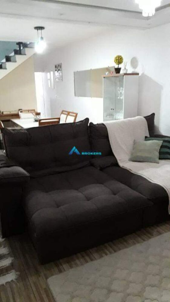 Casa à venda com 3 quartos, 220m² - Foto 4