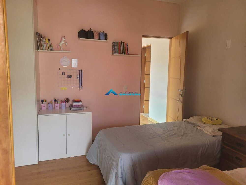 Casa à venda com 4 quartos, 200m² - Foto 22