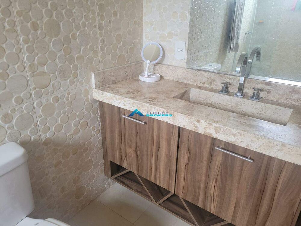 Casa à venda com 4 quartos, 200m² - Foto 14