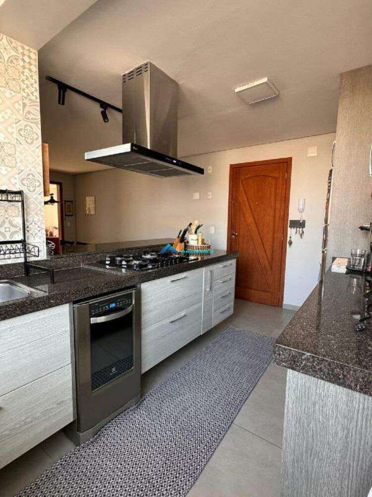 Apartamento à venda com 3 quartos, 137m² - Foto 11