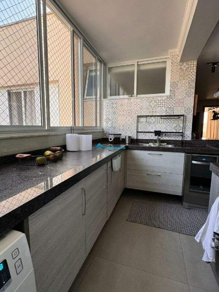 Apartamento à venda com 3 quartos, 137m² - Foto 13