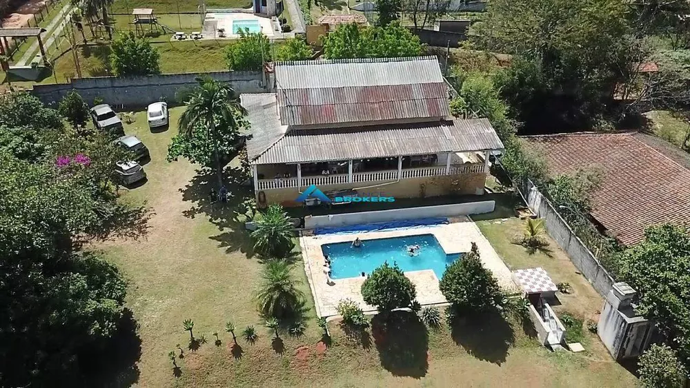 Fazenda à venda com 3 quartos, 241m² - Foto 1