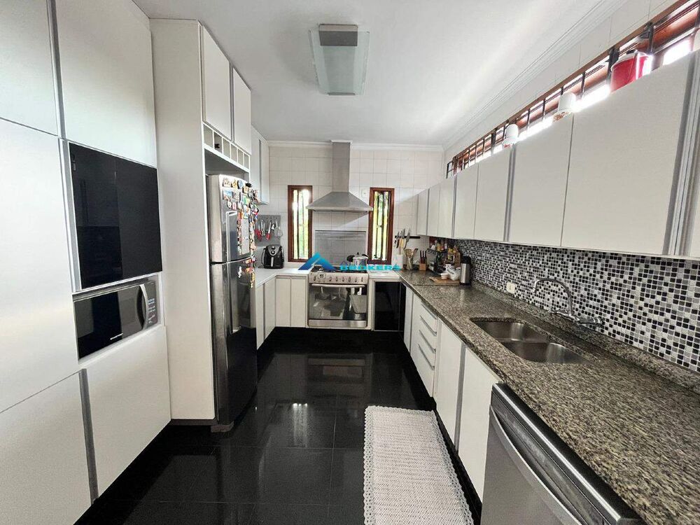 Casa, 3 quartos, 312 m² - Foto 16