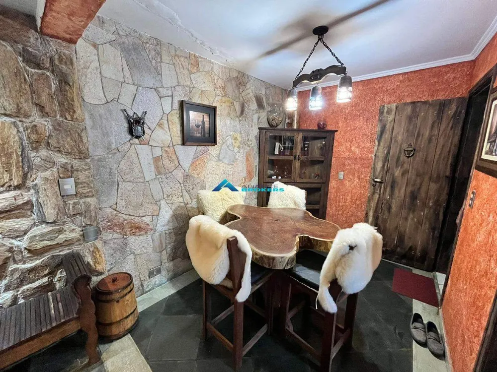 Casa, 3 quartos, 312 m² - Foto 1