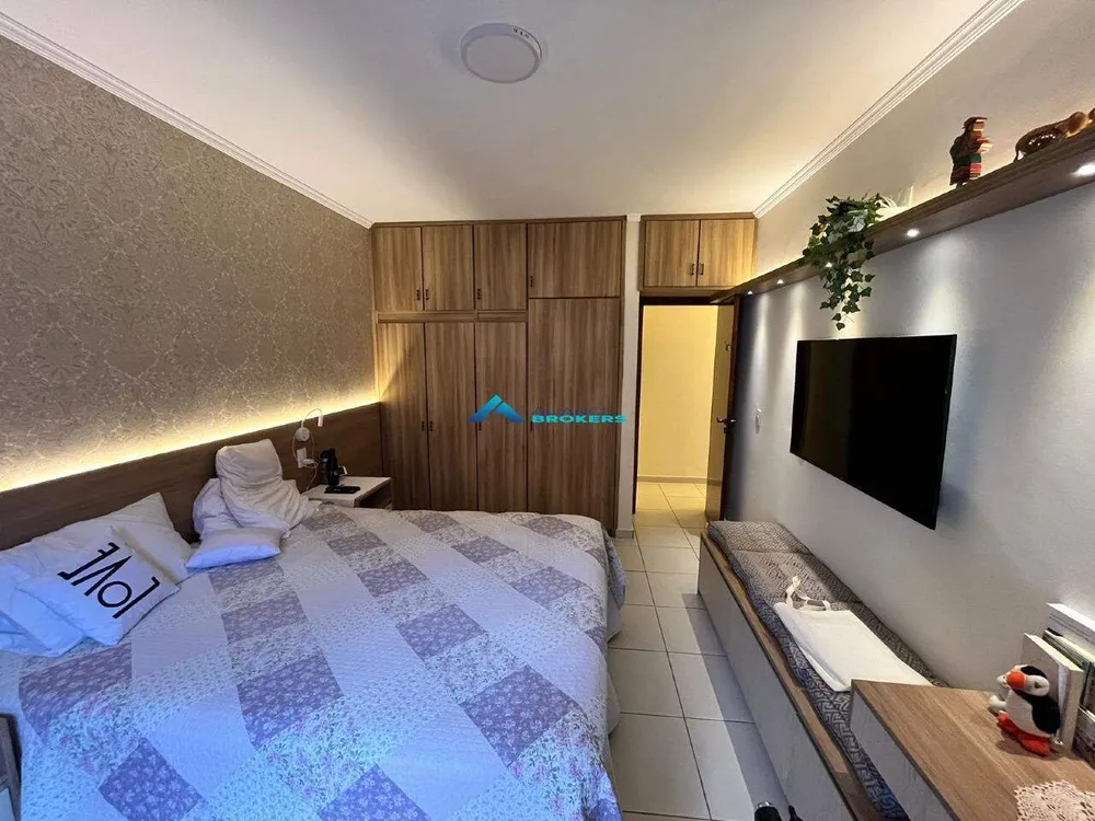 Casa, 3 quartos, 312 m² - Foto 2