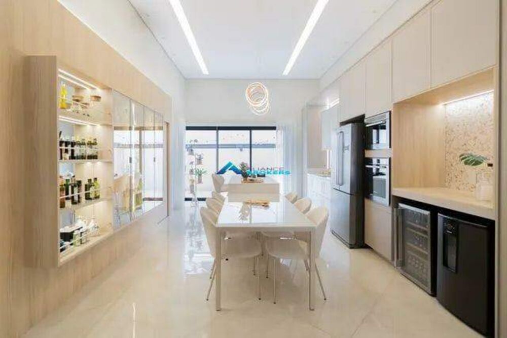 Casa à venda com 4 quartos, 205m² - Foto 6