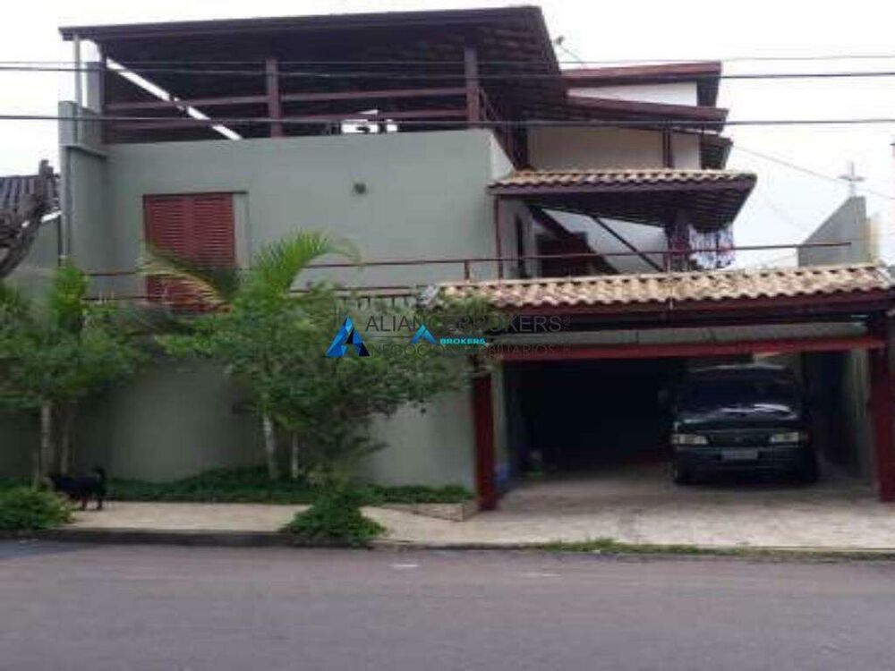 Casa, 3 quartos, 338 m² - Foto 1