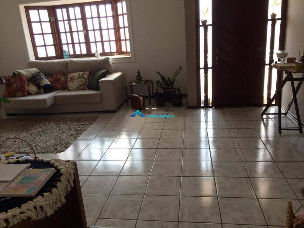 Casa, 3 quartos, 182 m² - Foto 4