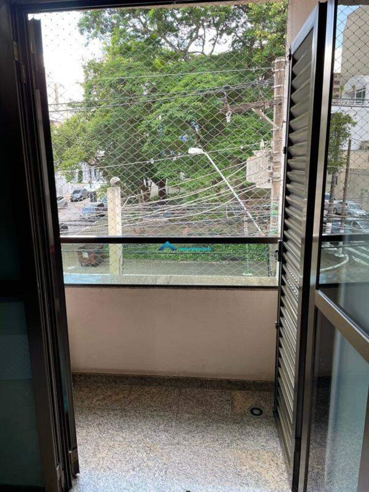 Apartamento à venda com 3 quartos, 150m² - Foto 4