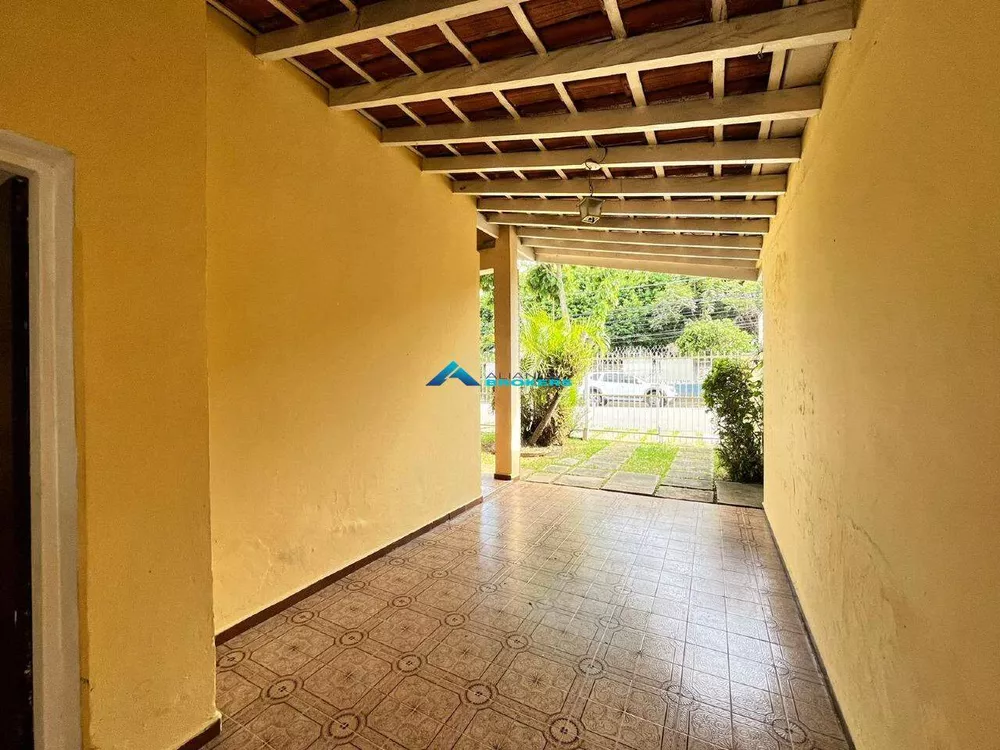 Casa à venda com 3 quartos, 150m² - Foto 2