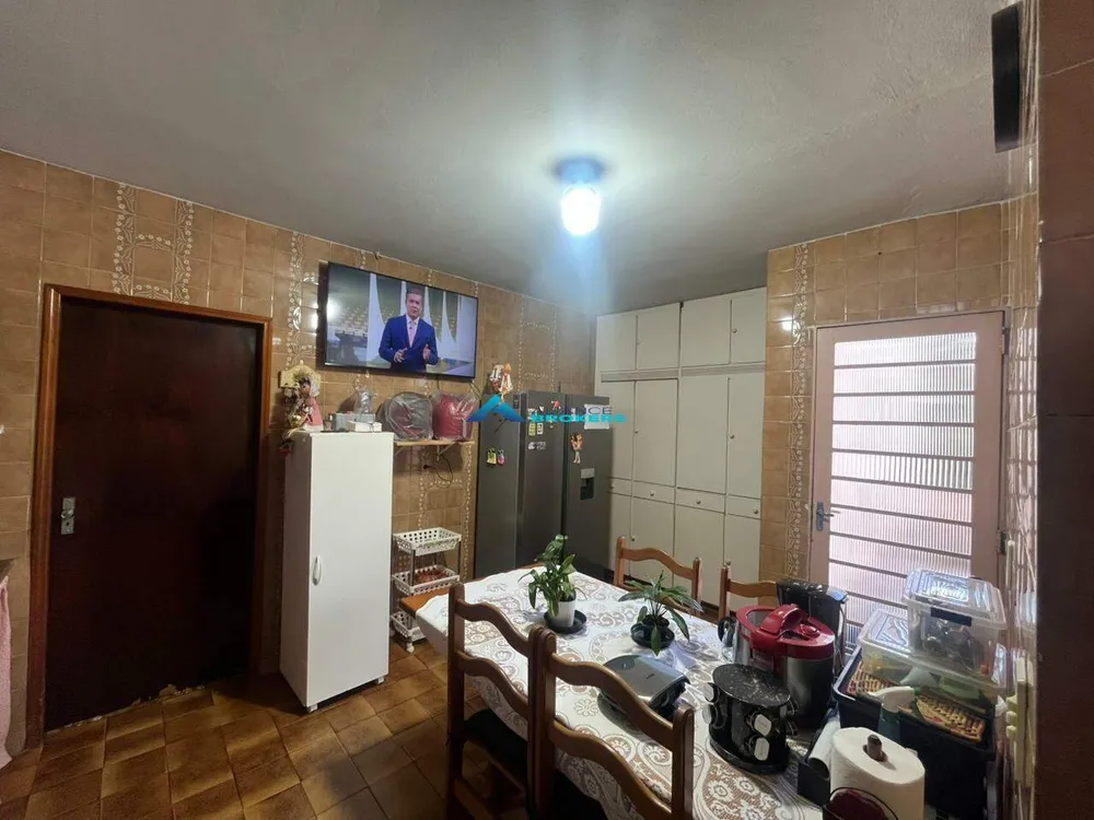 Casa, 3 quartos, 207 m² - Foto 3