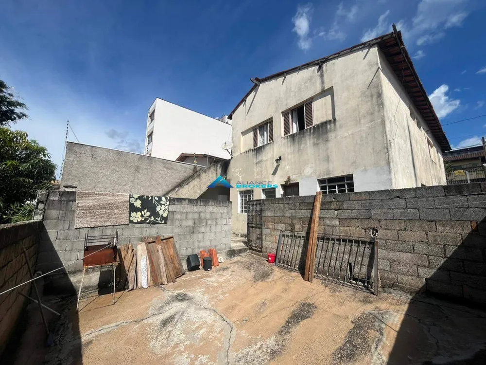 Casa, 3 quartos, 207 m² - Foto 2